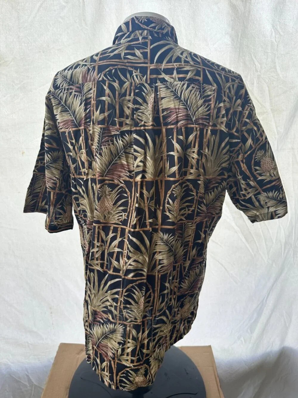 Tori Richard Men's Pineapple Bamboo Pattern Brown Black Hawaiian Shirt Size Medi